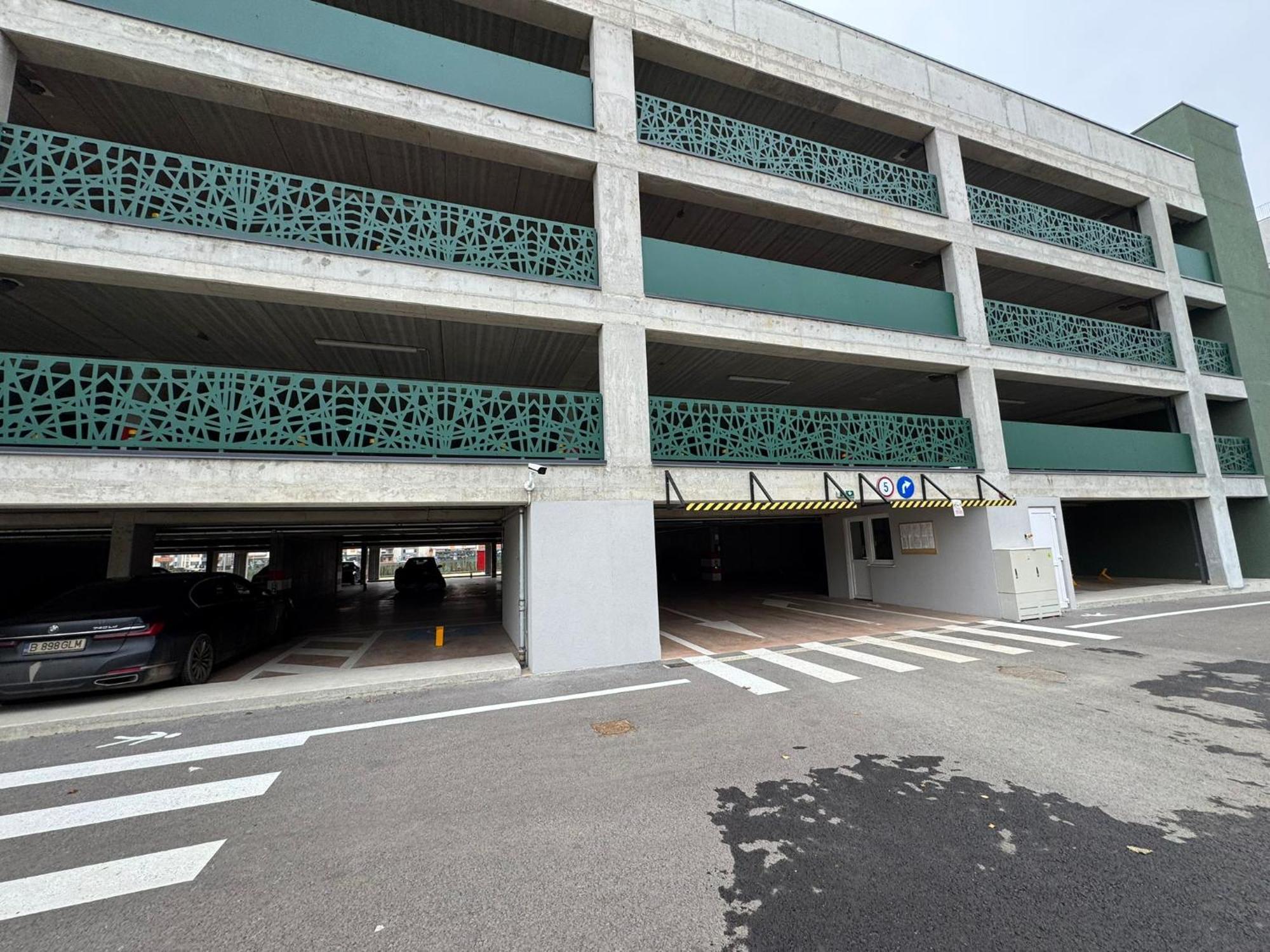 Coresi Mall Area Studios & Apartments By Glam Brasov Exterior photo
